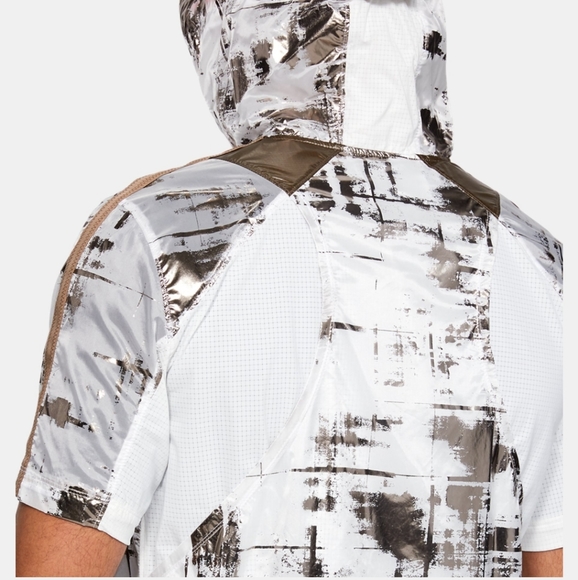 Men's UA Perpetual Short Sleve Windbreaker NWT - Picture 5 of 13